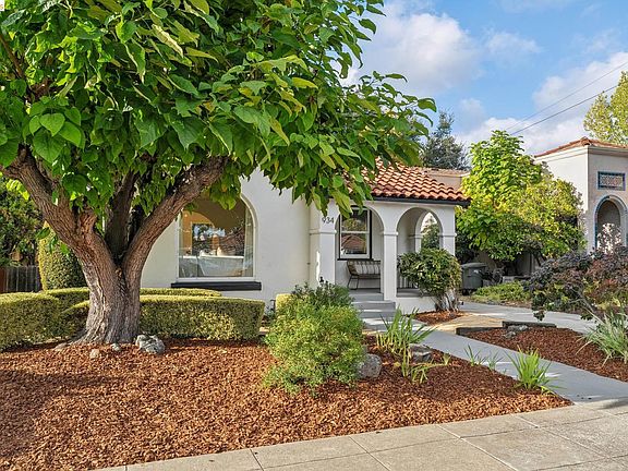 3rd image of 934 Estudillo Ave