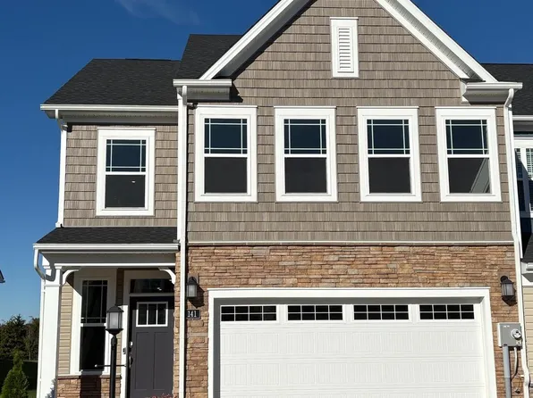 141 Grand Overlook Dr, Gettysburg, PA 17325