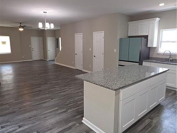 5th image of 602 Walker Ave