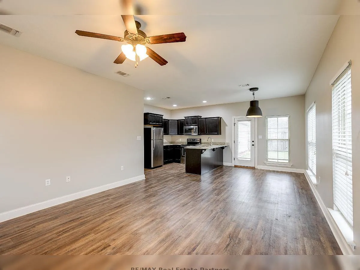 10 Wildflower Blvd — Photo 4