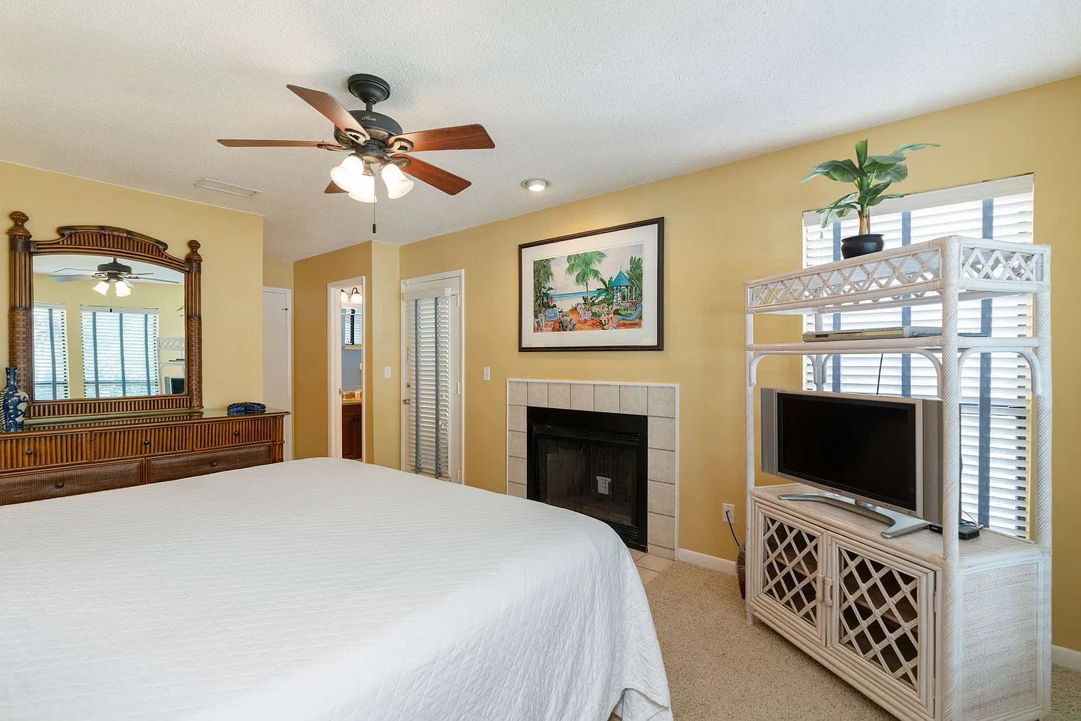 2 bed, 2.0 bath, 1399 sqft, $3,634 — Photo 4