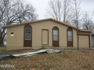 2218 SE Jefferson St, Topeka, KS 66605