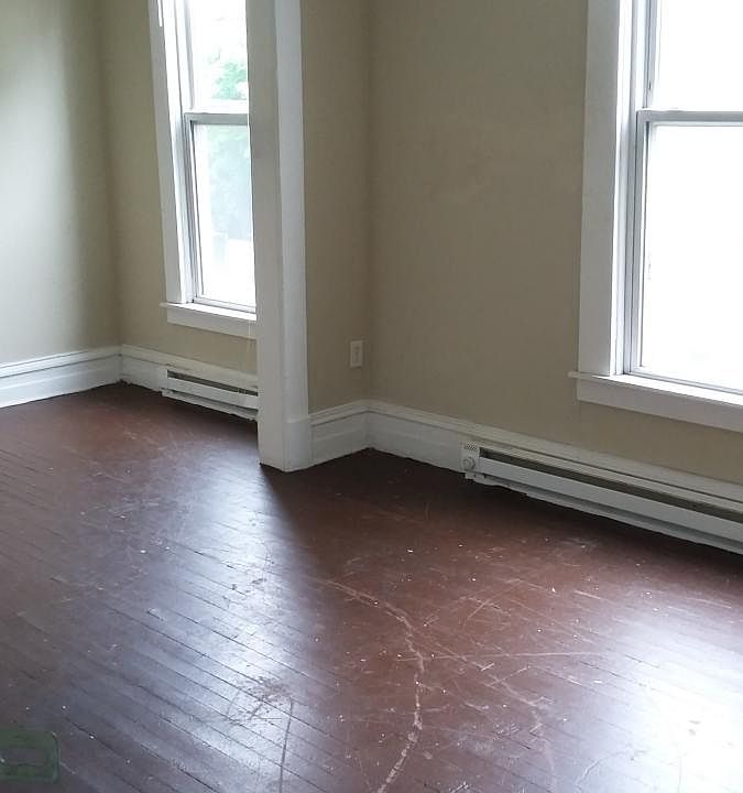 1st image of 620 Minnehaha Ave E