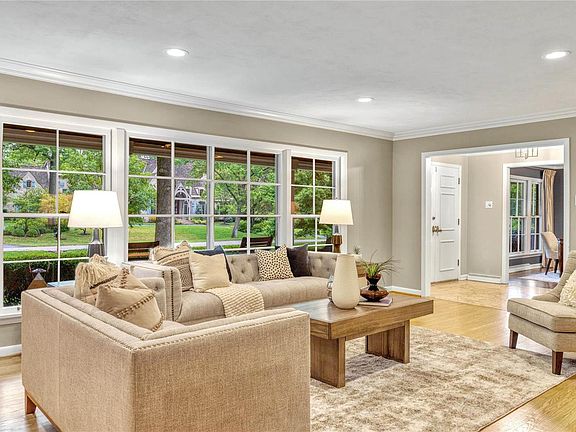 4th image of 10 Babler Ln