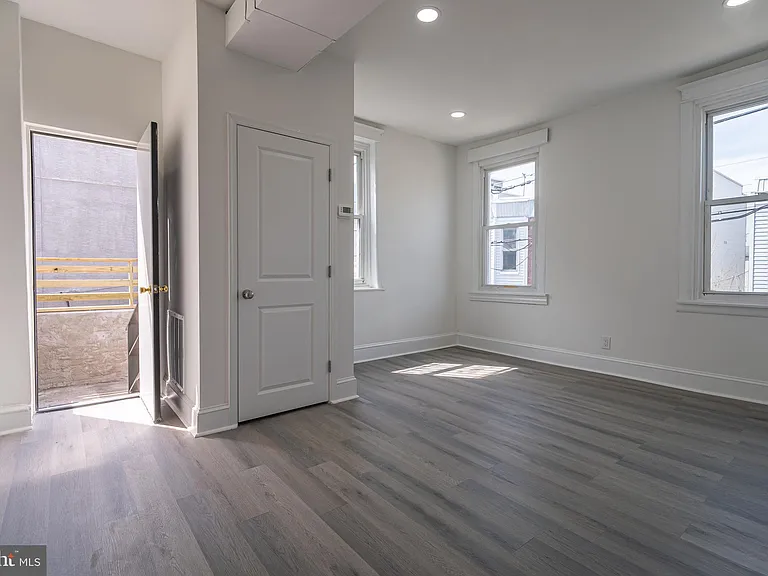 2410 Wharton St #2 — Photo 15