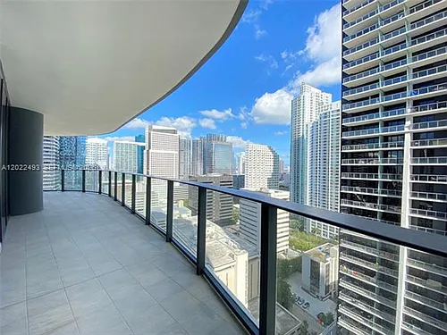 1000 Brickell Plz Photo 1