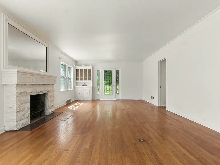 6206 Terrydale St — Photo 11