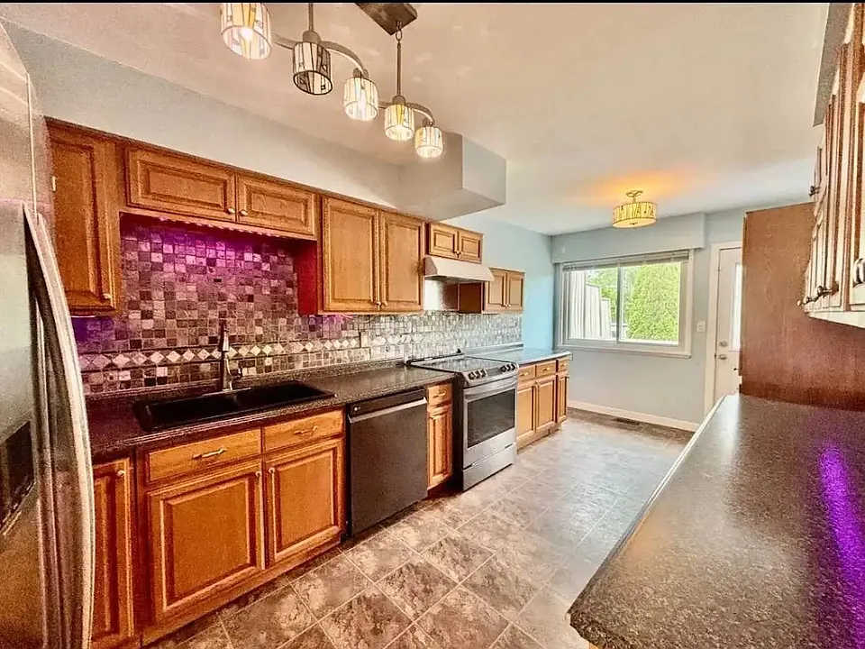 15873 Russell Ave #8