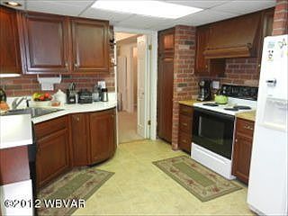 5th image of 1112 Weaver St