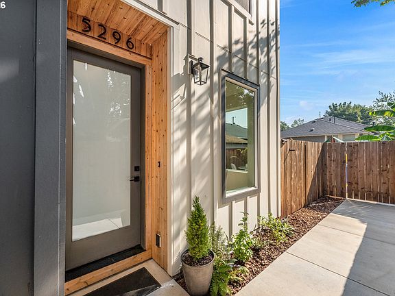 4th image of 5296 SE 68th Ave #1