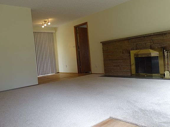 4th image of 5505 189th St SW
