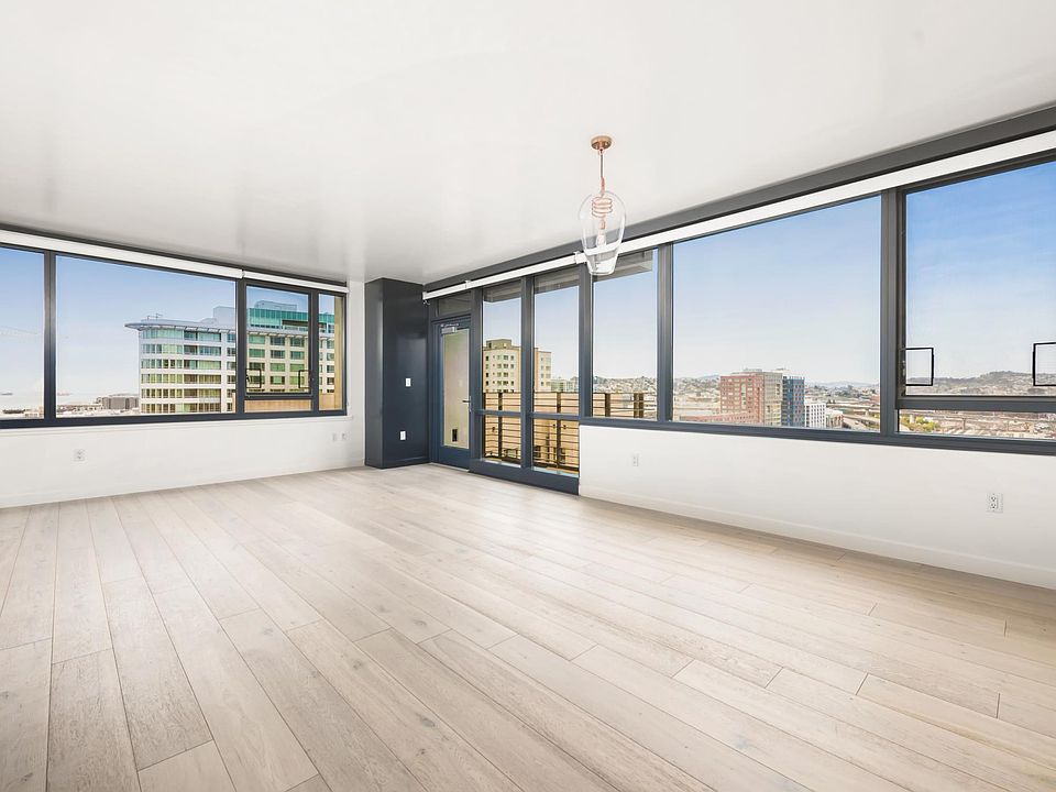 1st image of 260 King St Unit 1219