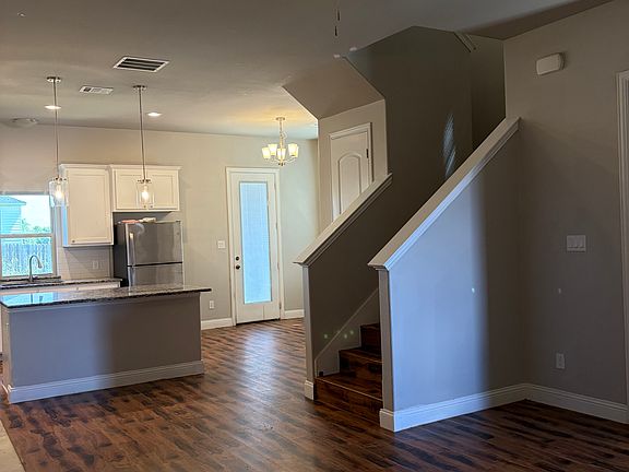 2nd image of 5010 Villas Dr