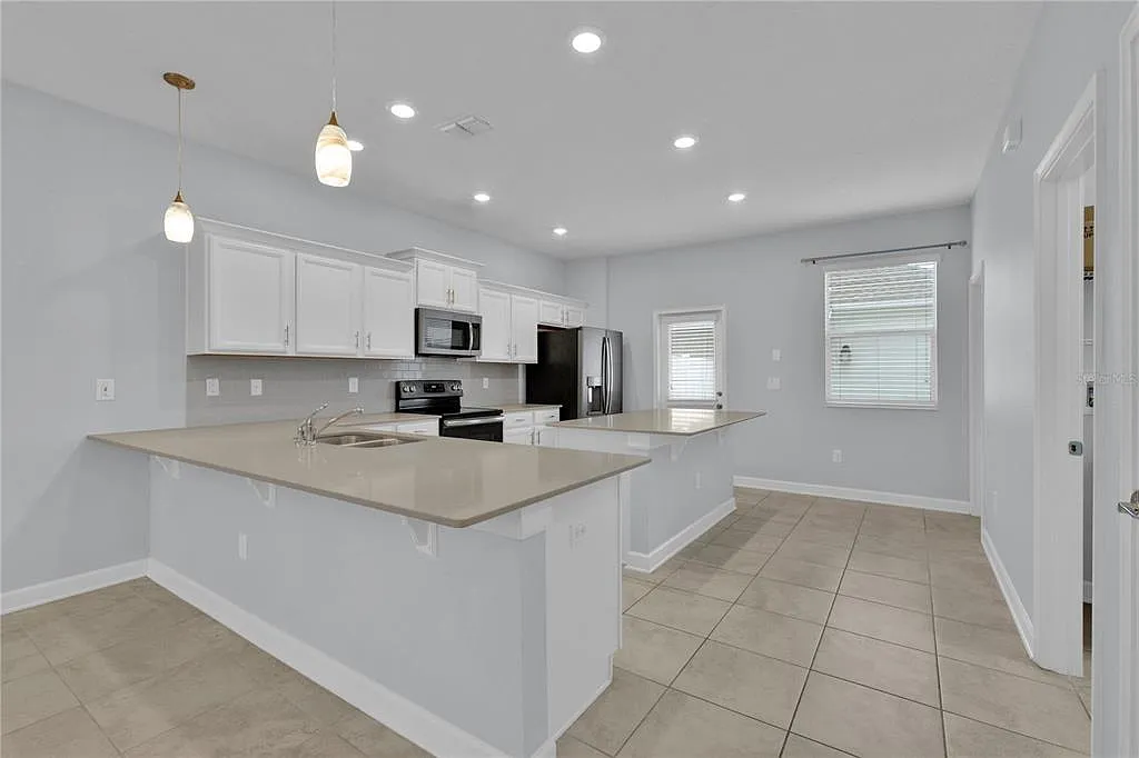 3 bed, 2.5 bath, 1518 sqft, $2,650 — Photo 3