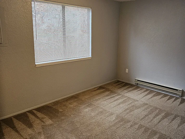 2830 D Pl SE #D — Photo 8