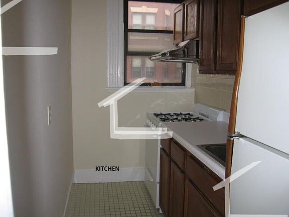 4th image of 1254B Commonwealth Ave #A1