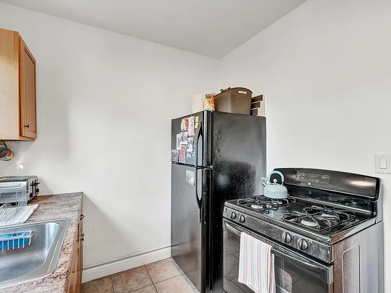 28 Whitney St #303 — Photo 7