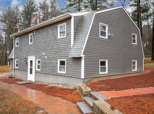 17 Central Tpke, Sutton, MA 01590