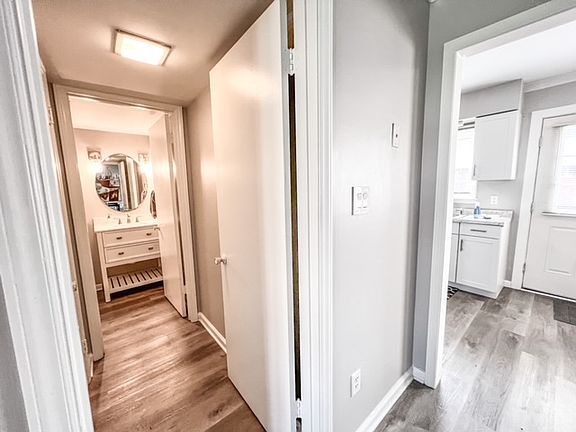 2nd image of 4622 Old Lantern Way