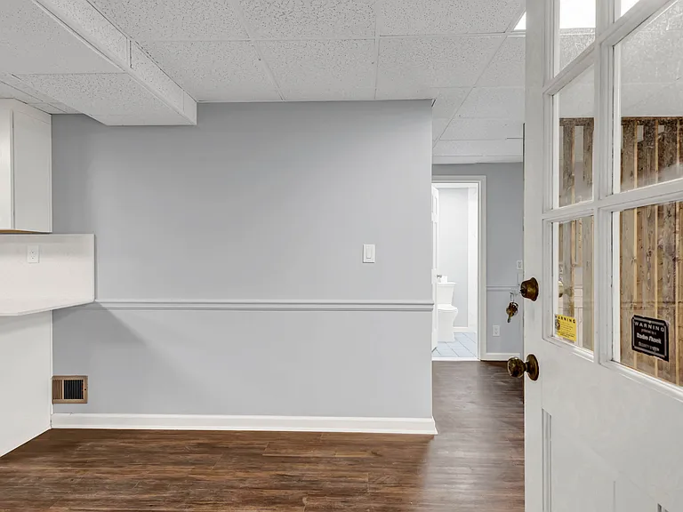 8870 Glen Ferry Dr — Photo 3