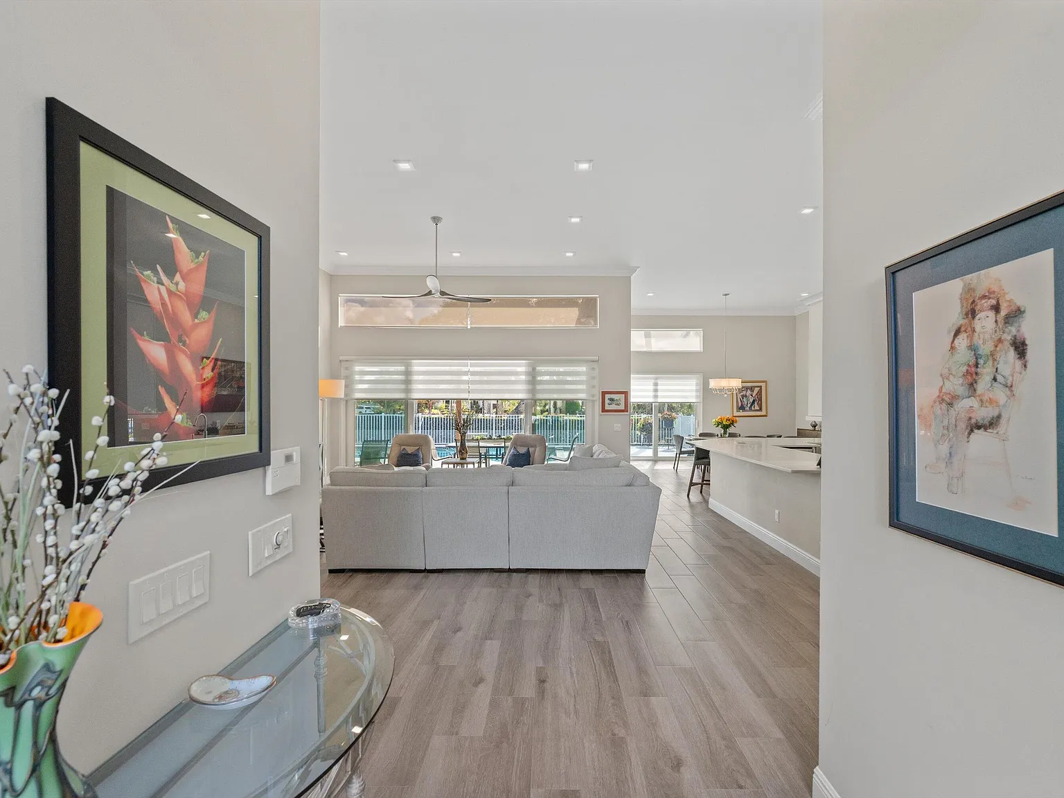 3 bed, 3.0 bath, 2567 sqft, $5,000 — Photo 4