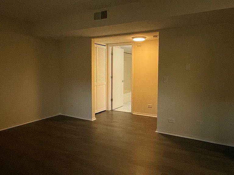503 Smith Dr #4 — Photo 3
