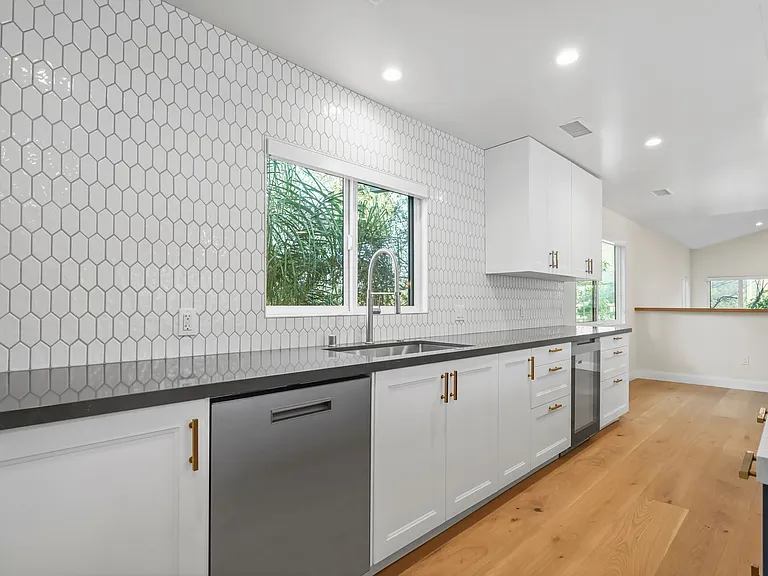 4762 E Charters Ave — Photo 10