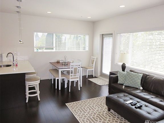 4th image of 7323 35th Ave NE #B
