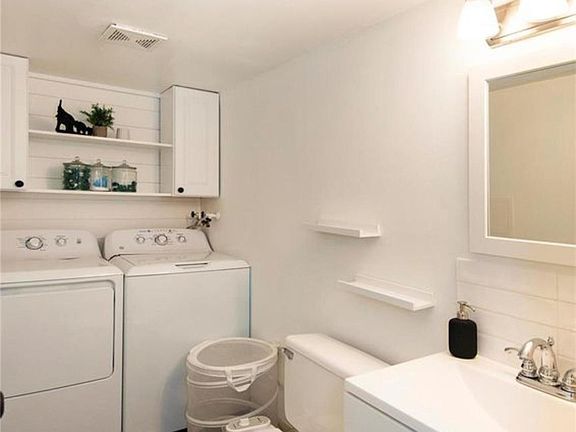 5th image of 4062 Paule Ave
