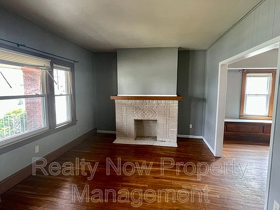 3rd image of 11115 Langton Ave