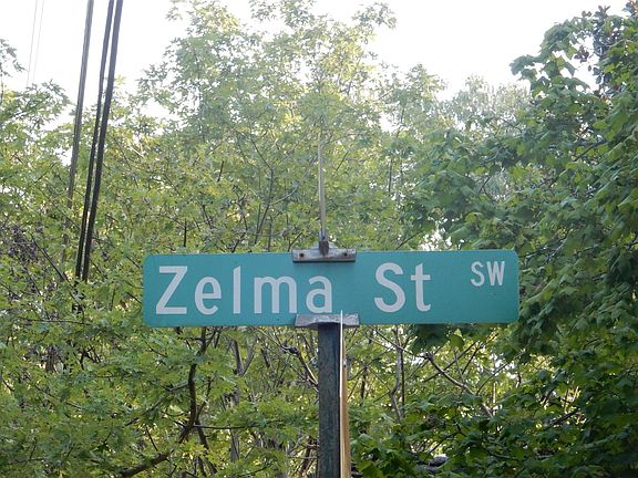 5th image of 378 Zelma St SW