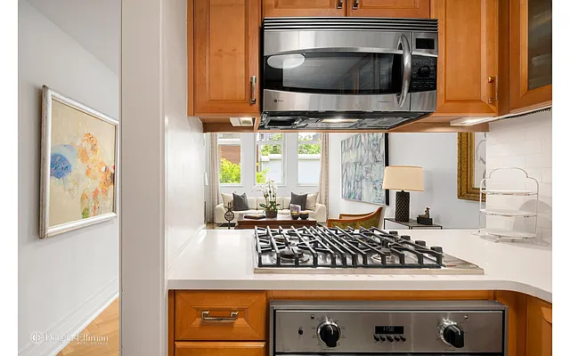 Sold by Douglas Elliman | media 22