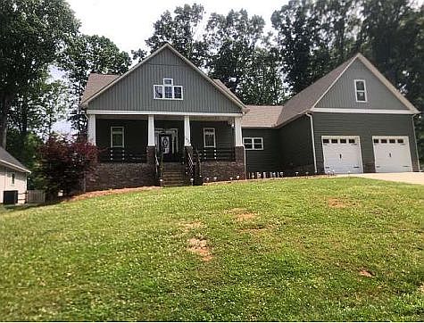 2nd image of 1020 General Hoke Dr