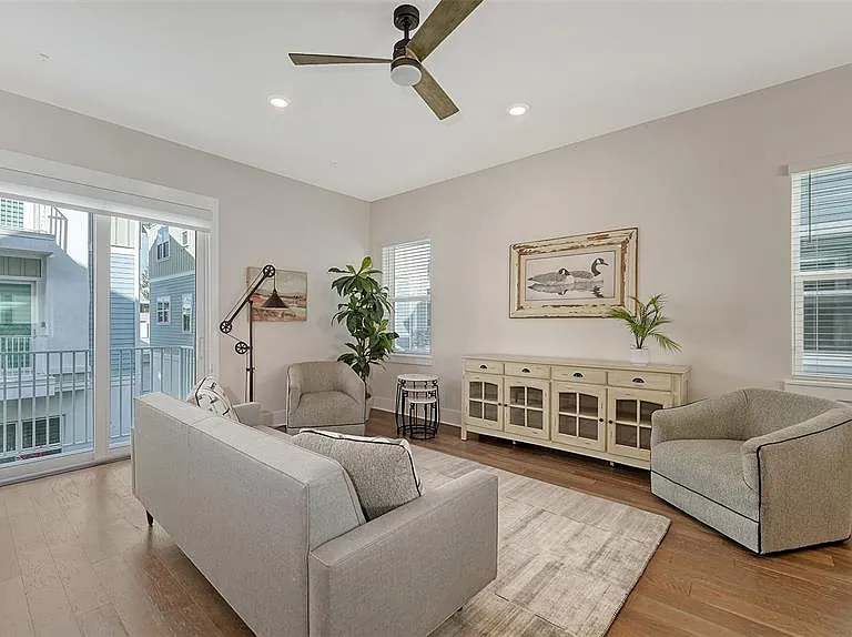 512 Laurel Park Dr — Photo 9