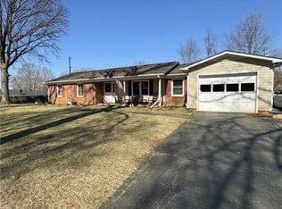 212 S Vandala Ct, King, NC 27021