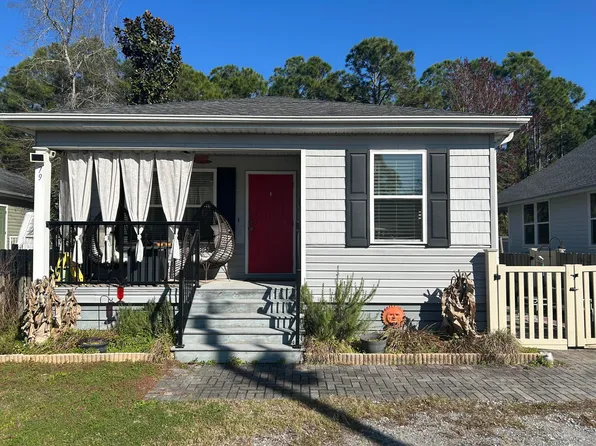 79 N 6th St, Santa Rosa Beach, FL 32459