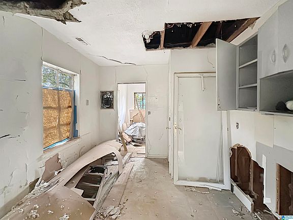 2nd image of 1541 Meadow Ct