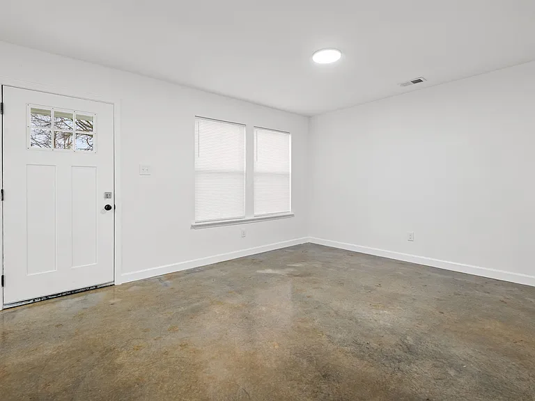 365 Washburn Dr — Photo 16
