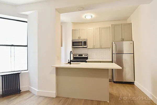 Rented by Bohemia Realty Group | media 17