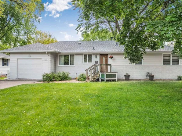 6909 Markwood Dr N, Crystal, MN 55427