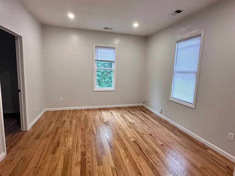 1300 Lincoln St — Photo 5