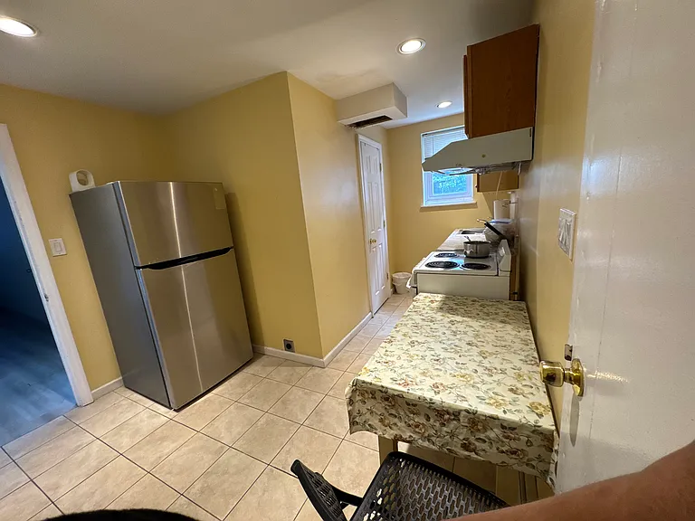 12 Hillary Ln — Photo 4