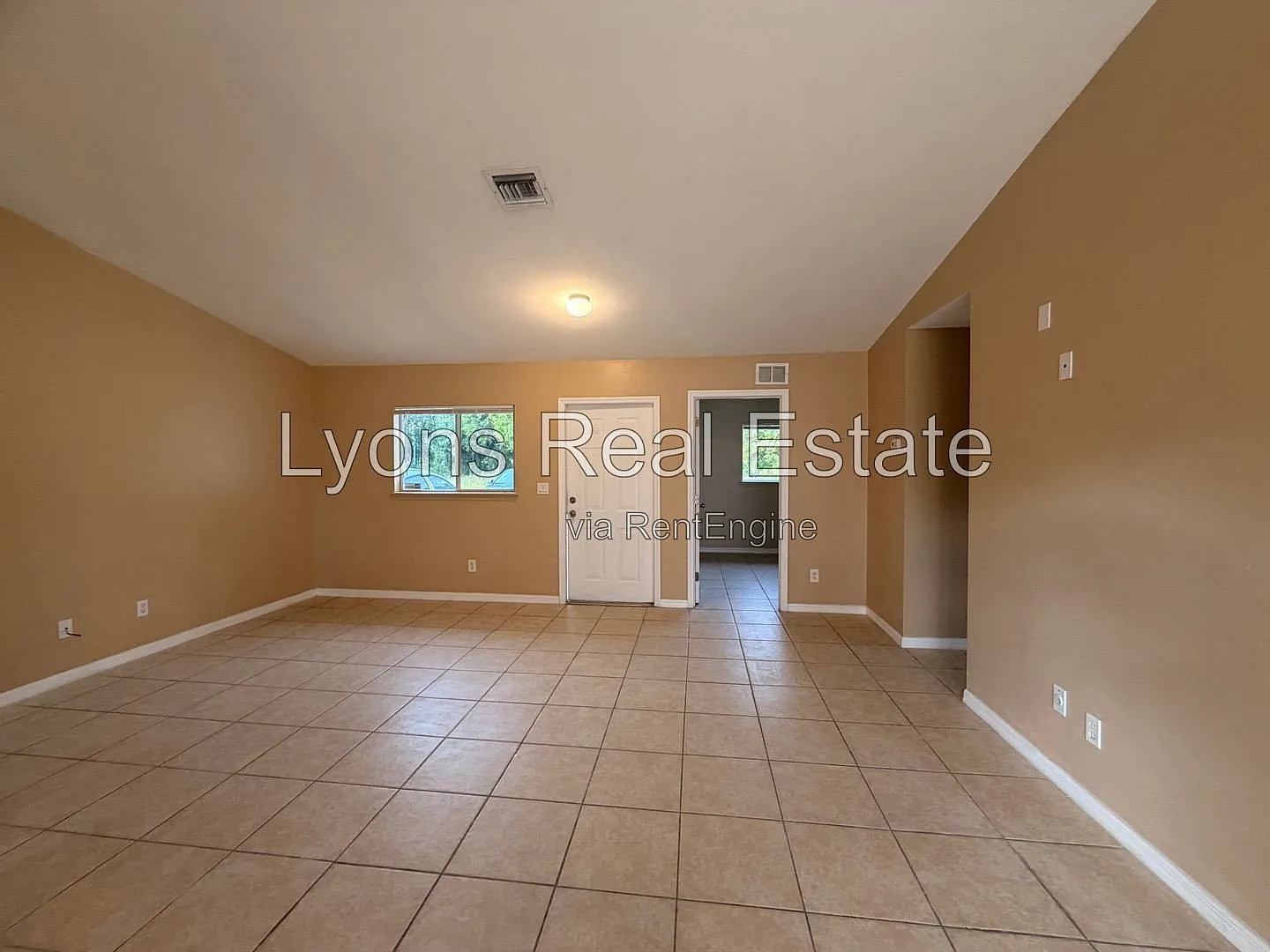 3 bed, 2.0 bath, 1109 sqft, $1,600 — Photo 3