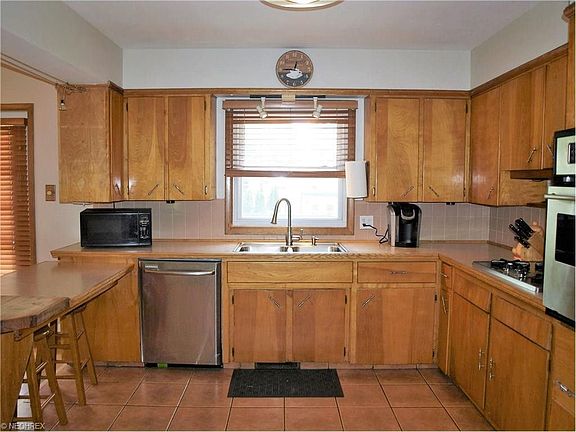5th image of 1342 Bellcrest Dr