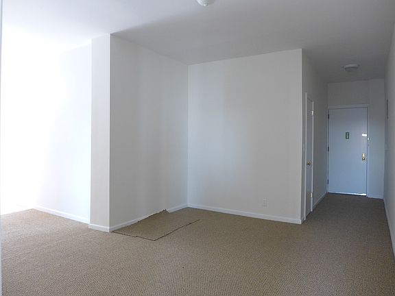 3rd image of 7602 21st Ave APT 4L