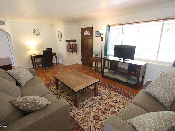 5th image of 2518 E Blacklidge Dr