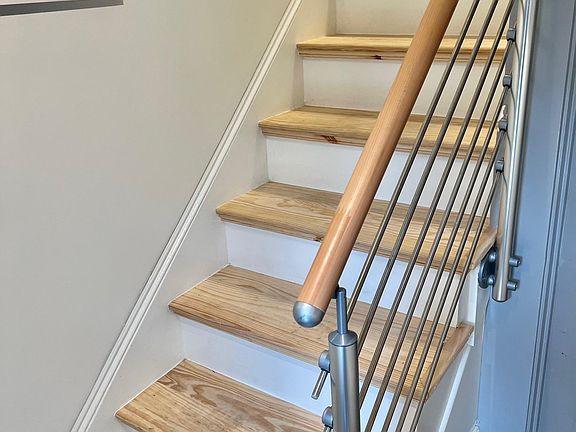 Stair railing