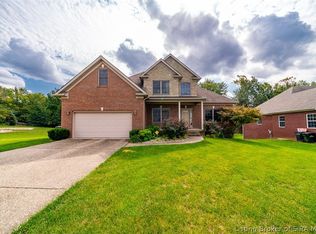 3018 Lake Vista Dr E, Jeffersonville, IN 47130