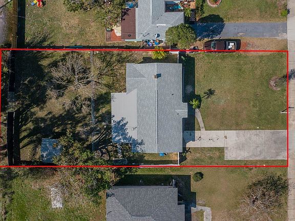 4th image of 2420 26th Ave S