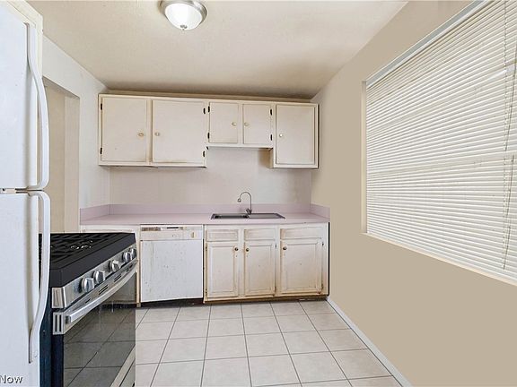 4th image of 4889 Banbury Ct APT 13